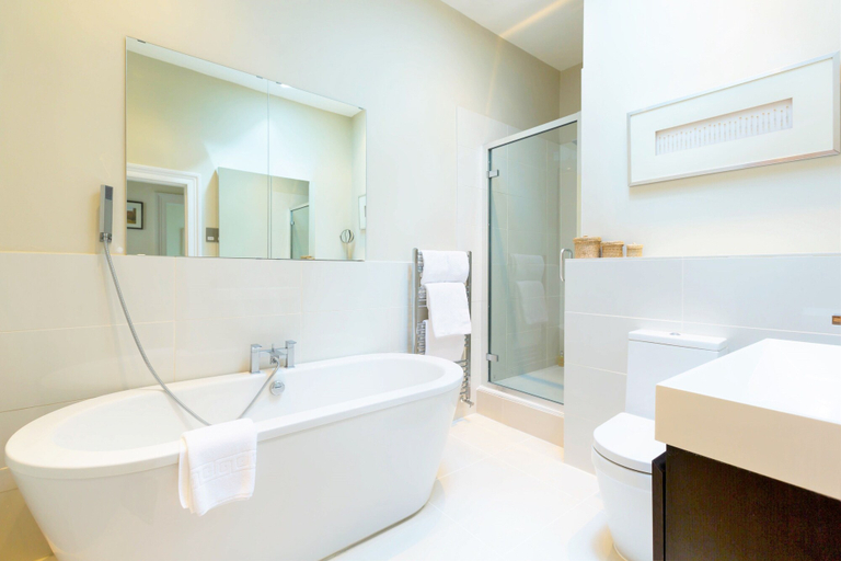Bathroom 3, Luxury Apartments - Queen Circus, Gloucestershire