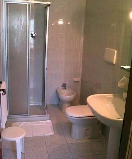 Bathroom 5, Hotel Corona Grossa, Torino