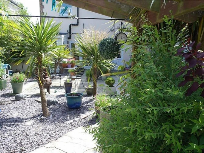Others 5, Bay Tree House, Dorset