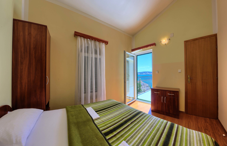 Bedroom 3, Apartments Ruzmarin, Rogoznica