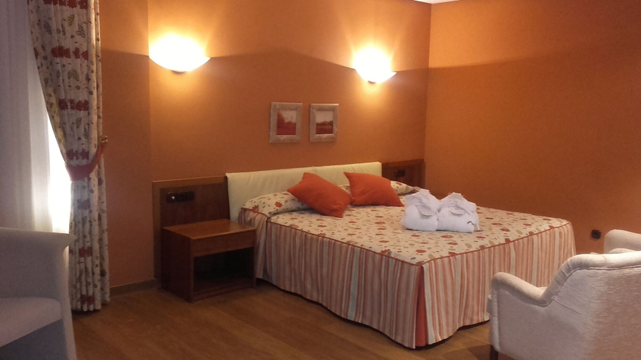 Bedroom 3, Balneario de Ledesma, Salamanca
