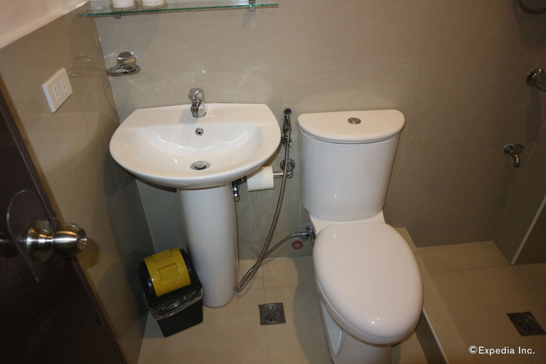 Bathroom 4, La Trinidad Pension House, Kalibo
