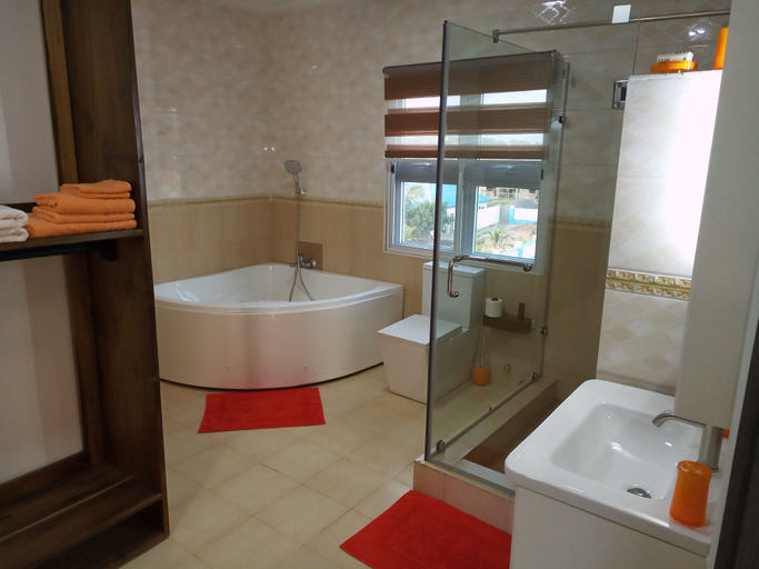 Bathroom 4, Accruase Paradise, Dangbe East