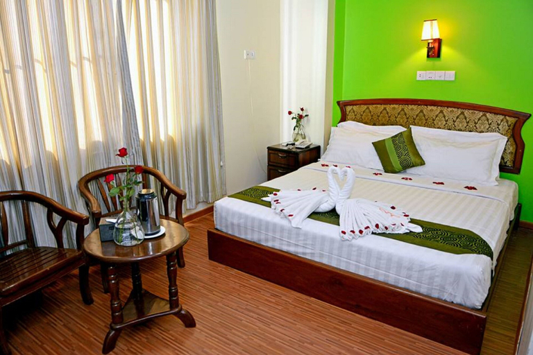 Bedroom 1, Hotel Wonderland, Mandalay