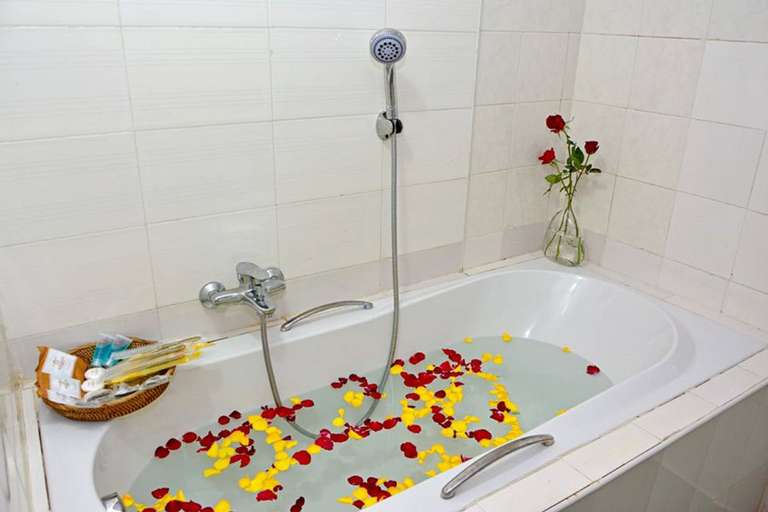 Bathroom 3, Hotel Wonderland, Mandalay