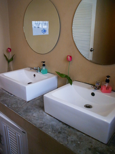 Bathroom 5, VX The Fifty - Hostel, Khlong Toey