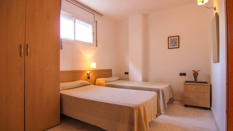 Bedroom 2, Apartamentos S'abanell Central Park, Girona