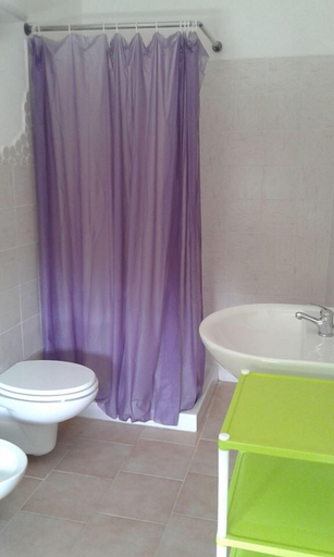 Bathroom 4, Alma bed & breakfast, Oristano