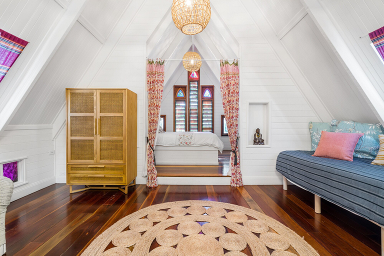 Others 5, A PERFECT STAY - Longhouse, Byron