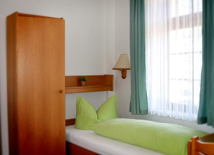 Bedroom 3, Landhotel Stadt Nuernberg, Mansfeld-Südharz