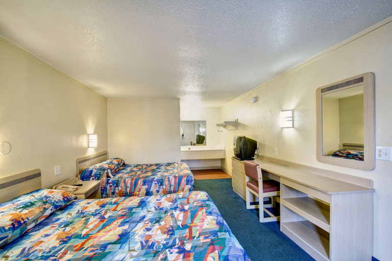 Bedroom 3, Knights Inn Burlington, NC, Alamance