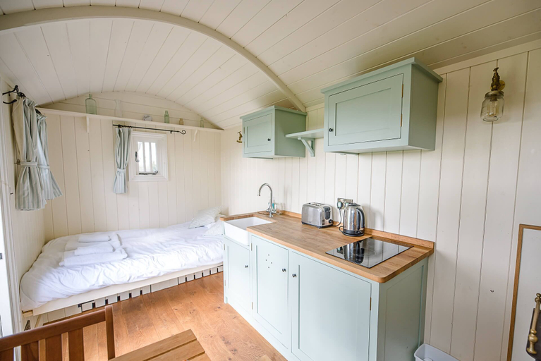 Others 4, Sage Shepherds Hut, Boundary Farm Cottages, Suffolk