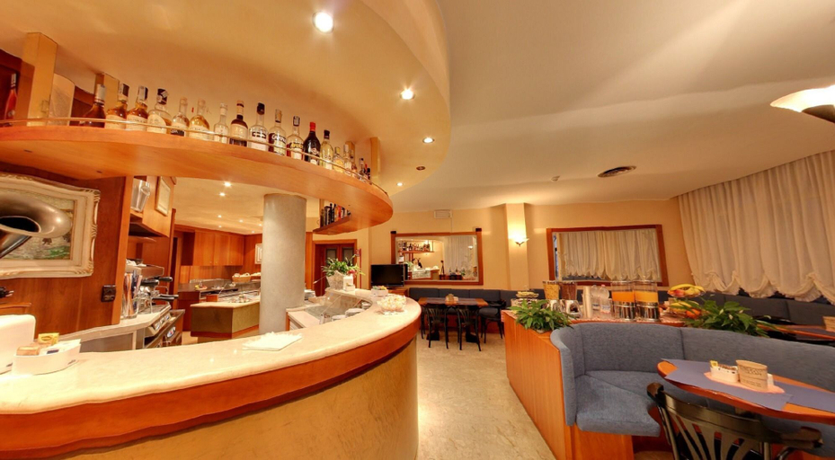 Food & Drinks 5, Hotel Rosa, Padua