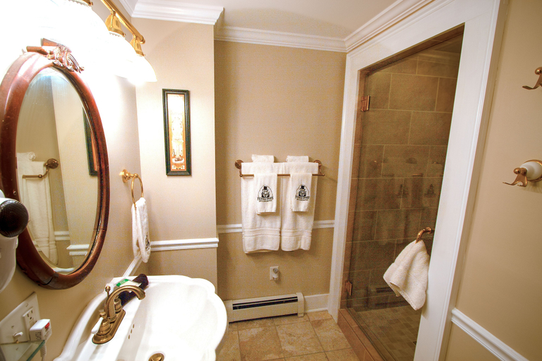 Bathroom 5, Phineas Swann Inn & Spa, Franklin