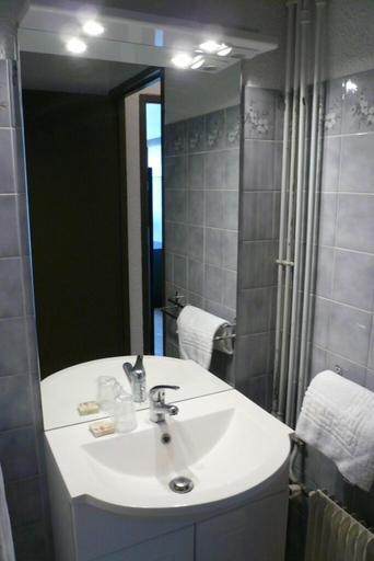 Bathroom, Le Kangourou by Popinns, Var