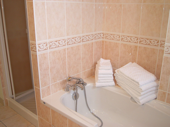 Bathroom 5, Le Logis du Château, Loire-Atlantique