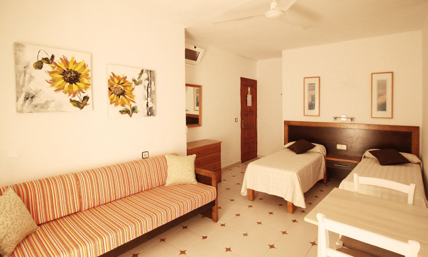 Bedroom 3, Granada Apartments Ibiza, Baleares