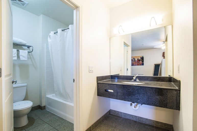 Bathroom 4, The Vistas, Cochise