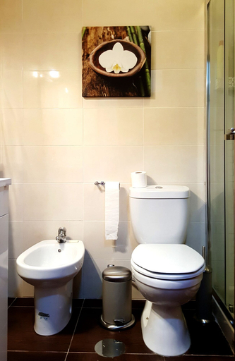 Bathroom 2, Apartamento A Francos Attic Luxurious, Porto