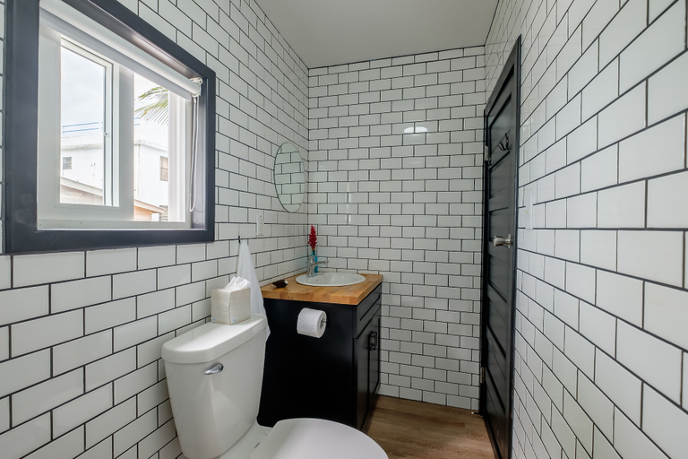 Bathroom 3, Aqua Vista Beachfront Suites
