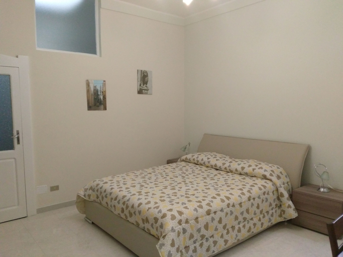 Bedroom 4, Leonessa di Puglia, Bari