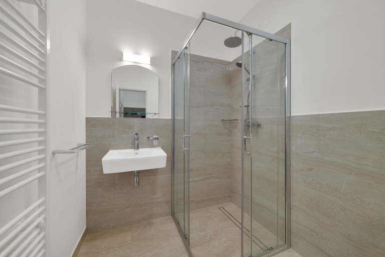 Bathroom 3, Villa Gloria, Cheb