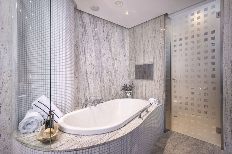 Bathroom 5, Melia Valencia, Valencia