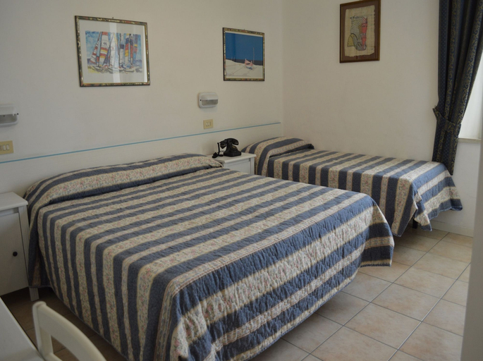 Bedroom 2, Hotel Amelia, Pesaro E Urbino