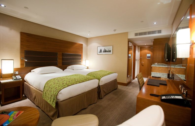 Bedroom 5, Sofitel London Heathrow, London