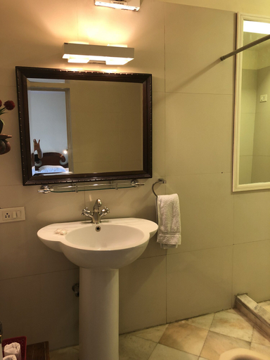 Bathroom 4, Barwara Kothi, Jaipur