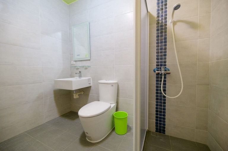 Bathroom 4, Summer Sea Hostel, Penghu