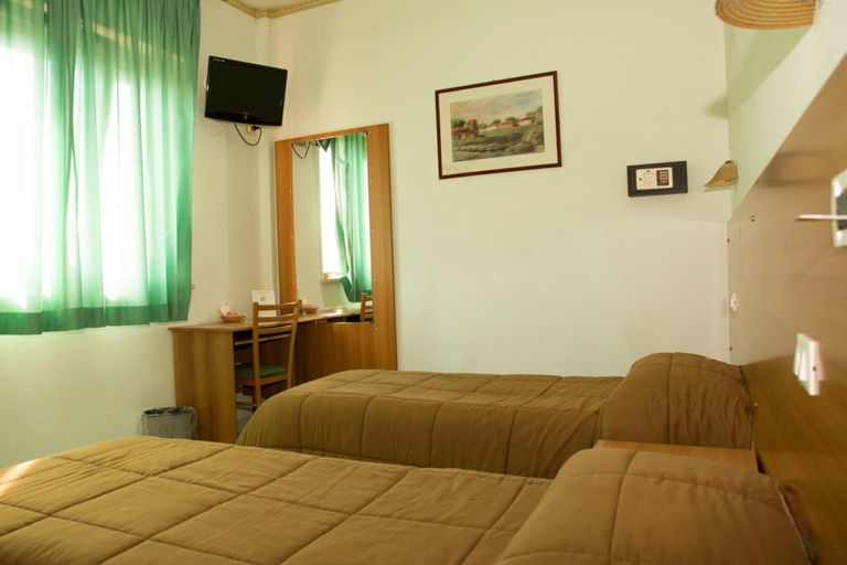 Bedroom 3, Hotel California, Roma
