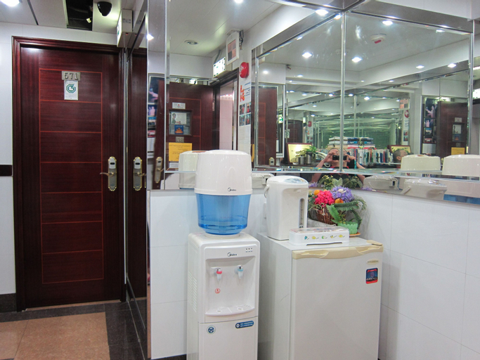 Others 3, Super 7 Hostel, Kowloon