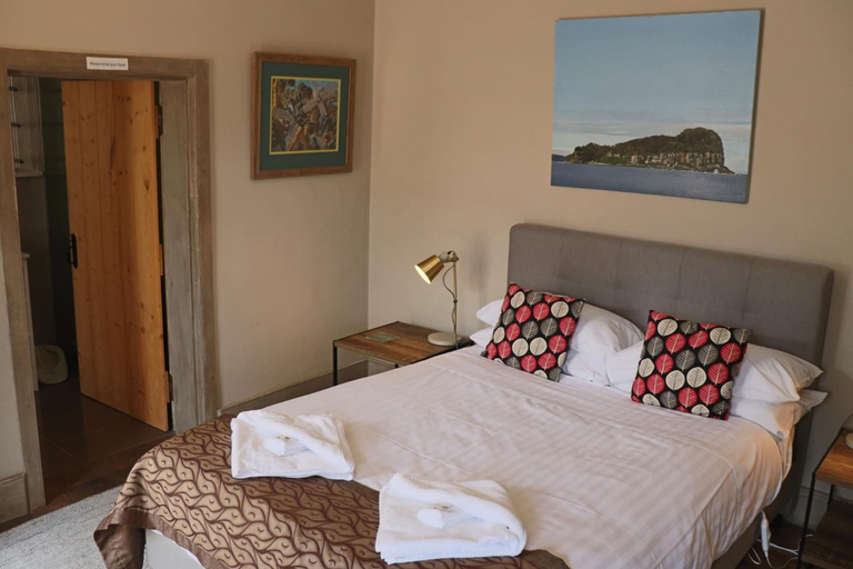 Bedroom 2, Robinson Cottage, Southern Midlands