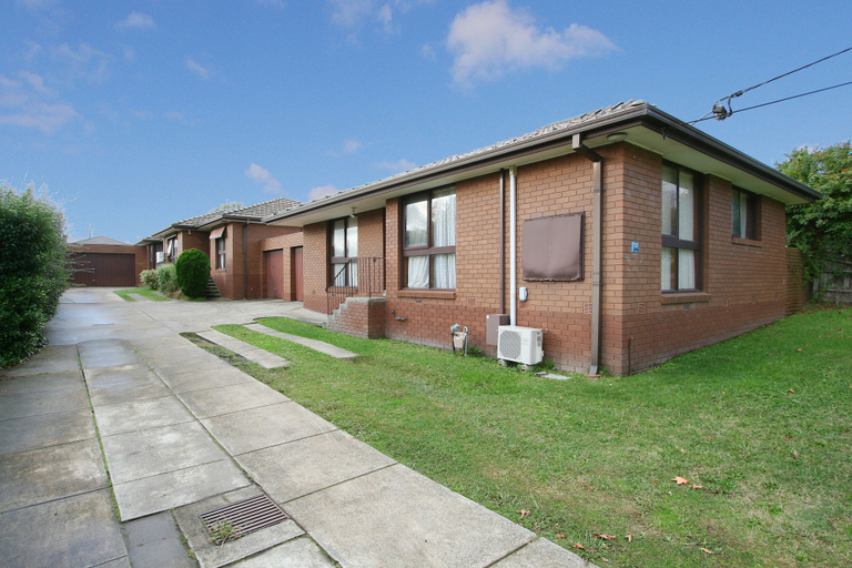 Exterior & Views 2, 40 Thames Holiday Unit, Melbourne
