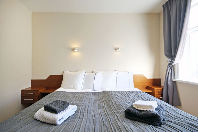 Bedroom 2, Marine Apartments, Reykjavík