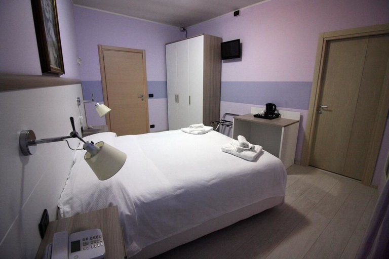 Bedroom 4, Albergo Ristorante la Bussola, Bergamo