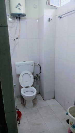 Bathroom 3, Hotel Utsav Residency, Varanasi