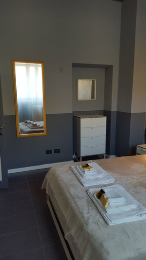 Bedroom 3, Verona4rent Giulia, Verona