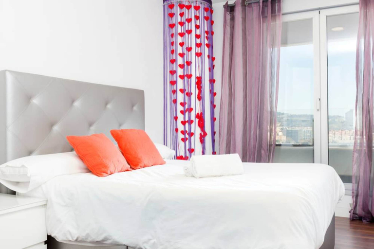 Bedroom 3, Akira Flats Fira Gran Via Barcelona, Barcelona
