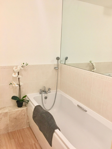 Bathroom 3, City Pad with balcony and secure parking, Southampton