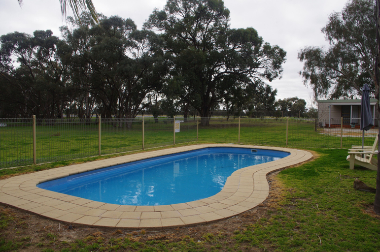 Sport & Beauty 4, Deniliquin Pioneer Tourist Park, Deniliquin