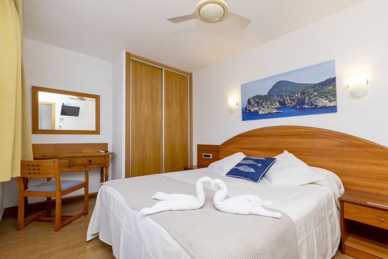 Bedroom 2, Hostal Manolita, Baleares