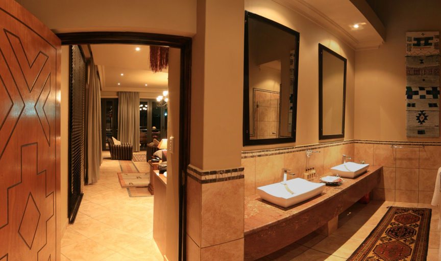 Bathroom 4, Ammazulu African Palace, eThekwini