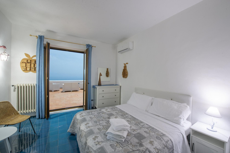 Bedroom 2, Villa Isabel in Praiano, Salerno