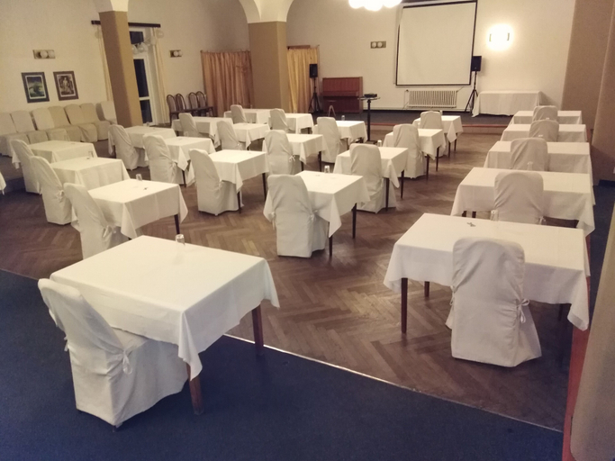 Food & Drinks 5, Hotel Svornost, Praha 14