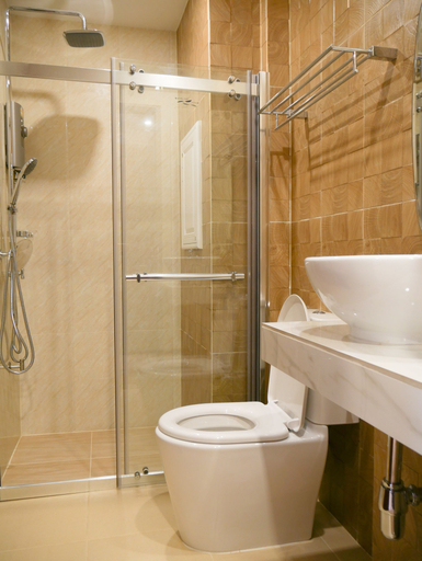 Bathroom 4, Porpiang Hotel, Muang Nakhon Phanom