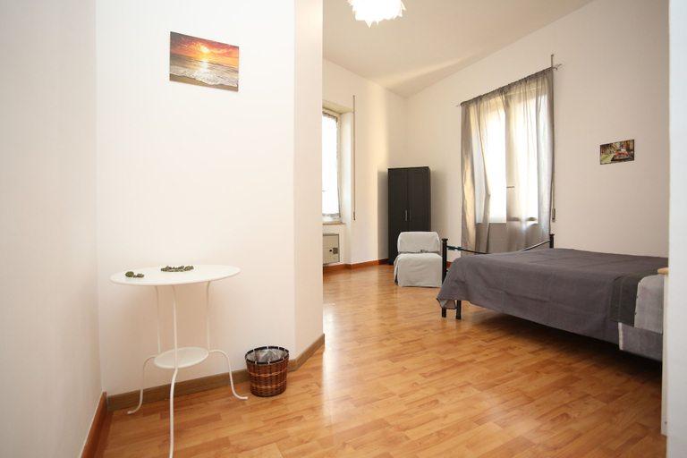 Bedroom 4, Le Mura Antiche, Napoli