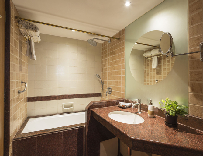 Bathroom 4, The Paradise by Tunga, Mumbai Suburban