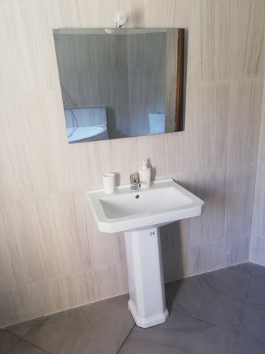 Bathroom 4, Salamina's Apartment, Attica